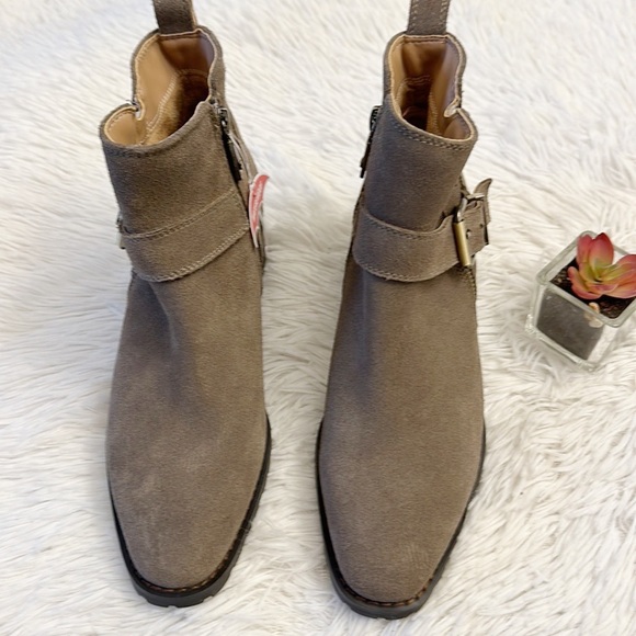 NEW BLONDO Susan Zip Bootie suede heel dark taupe women size 7.5 - Picture 3 of 7